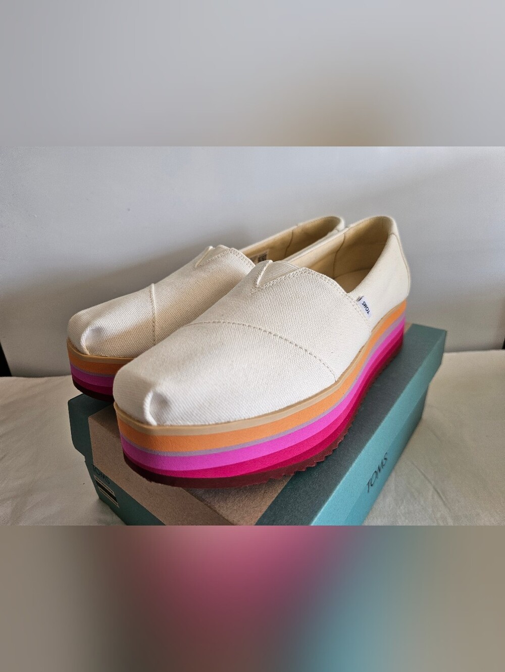 TOMS Women’s ALP platforms White Canvas Shoes Multicolor Size 9 New